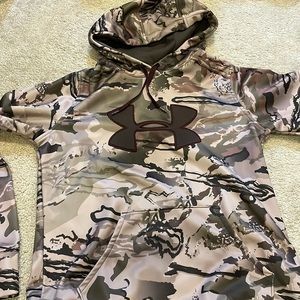 camo sweatshirt